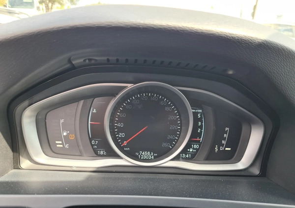 Volvo V60 cena 64900 przebieg: 122730, rok produkcji 2015 z Dziwnów małe 232